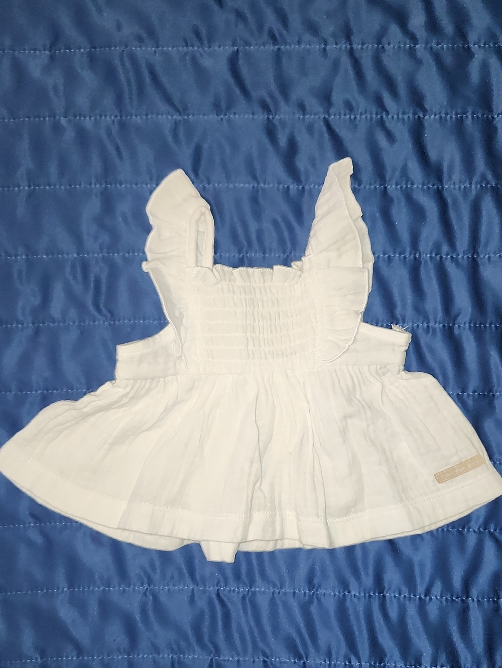 Calvin Klein Jeans Baby Girls White Smocked Top & Gingham Ruffled Shorts Set NWT - Picture 2 of 11